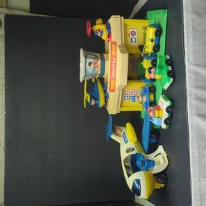 vintage Fisher-Price Little People Jetport Airport #933,  jet plane #183